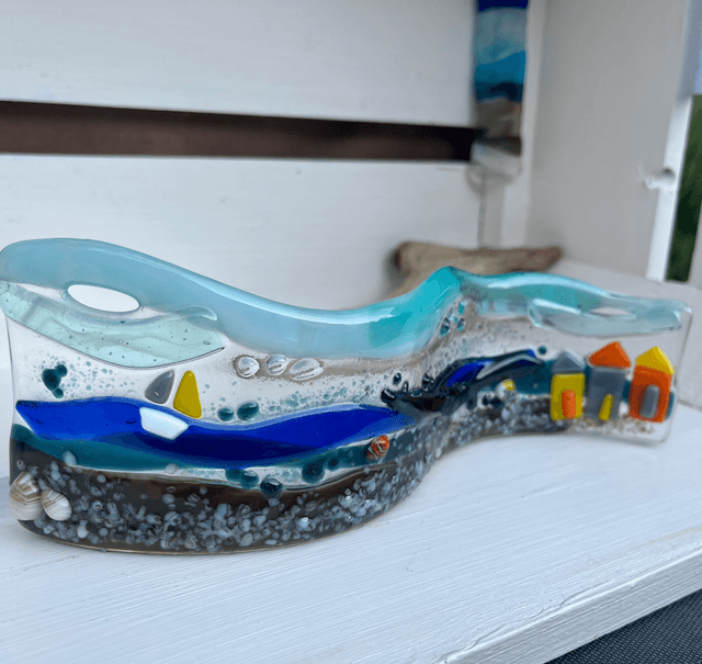 Seaside Freestanding Wave