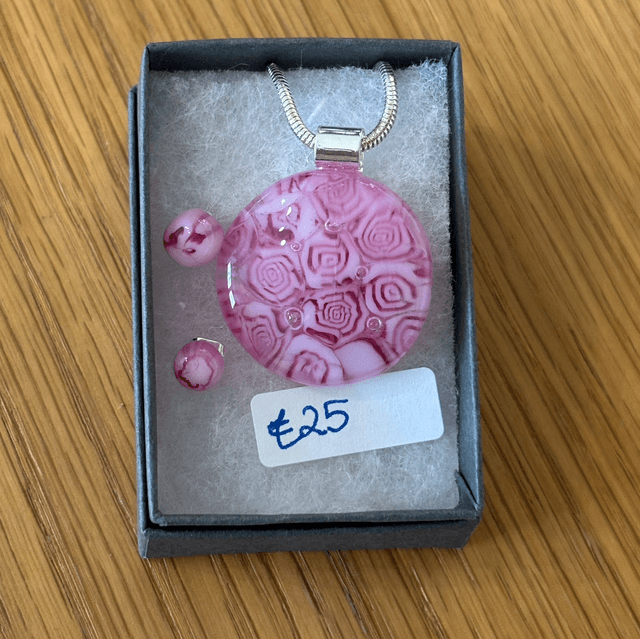 Jewellery: Pink Roses