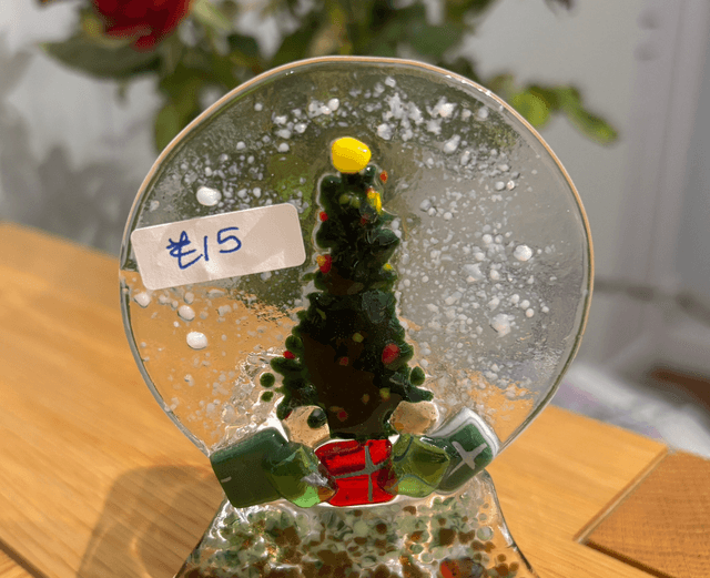 Christmas: Snowglobe Tea-light Holder